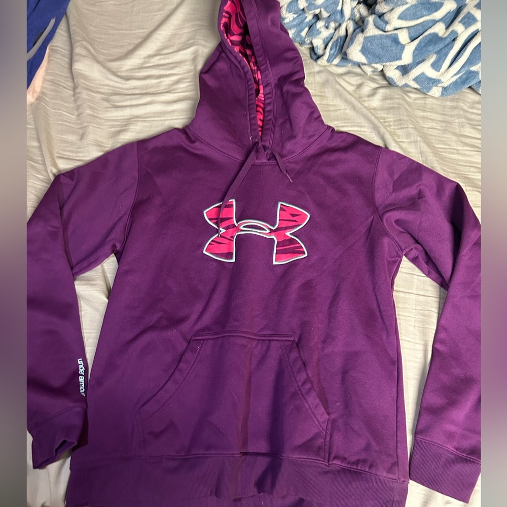 Women’s Under Armour hoodie size large